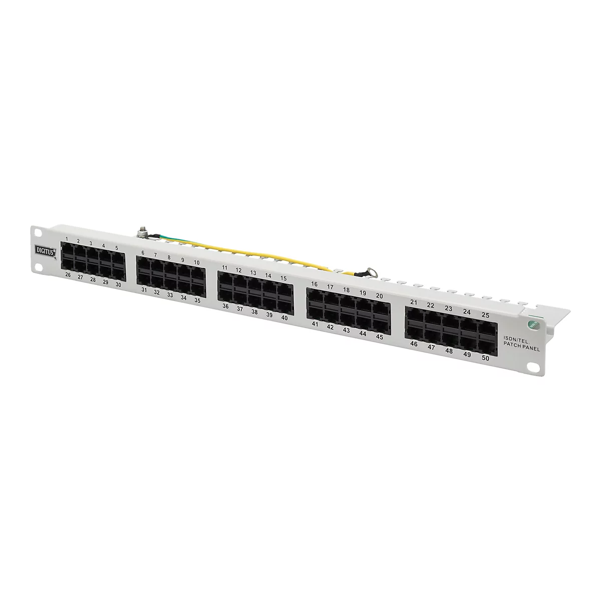 Un panneau de brassage blanc avec 24 ports RJ45 et des ports numÃ©rotÃ©s. Quelques cÃ¢bles sont connectÃ©s.
