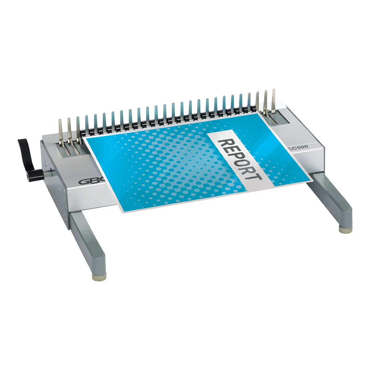 Inbindmachine met rapport ingevoegd. Zilveren behuizing, blauw papier met witte letters.