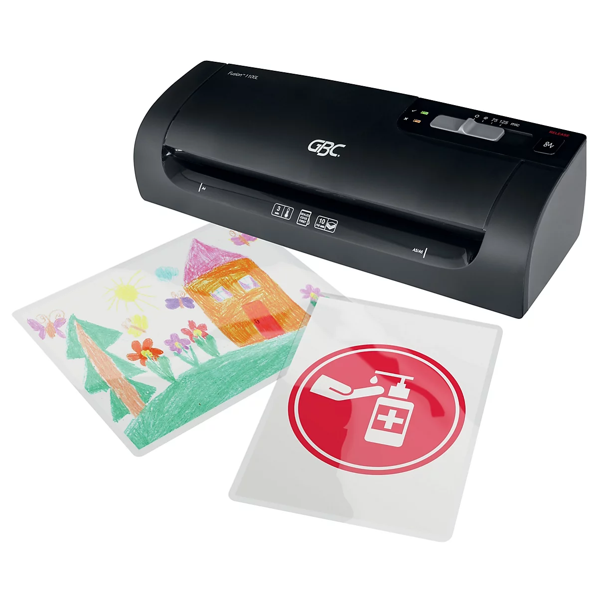 Schwarzes Laminiergerät mit zwei laminierten Blättern: Kinderzeichnung und Hygieneschild.