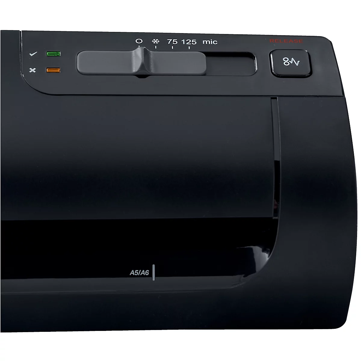 Detailaufnahme eines schwarzen Laminiergeräts mit Bedienelementen und Beschriftungen: O, 75, 125, mic und A5/A6.