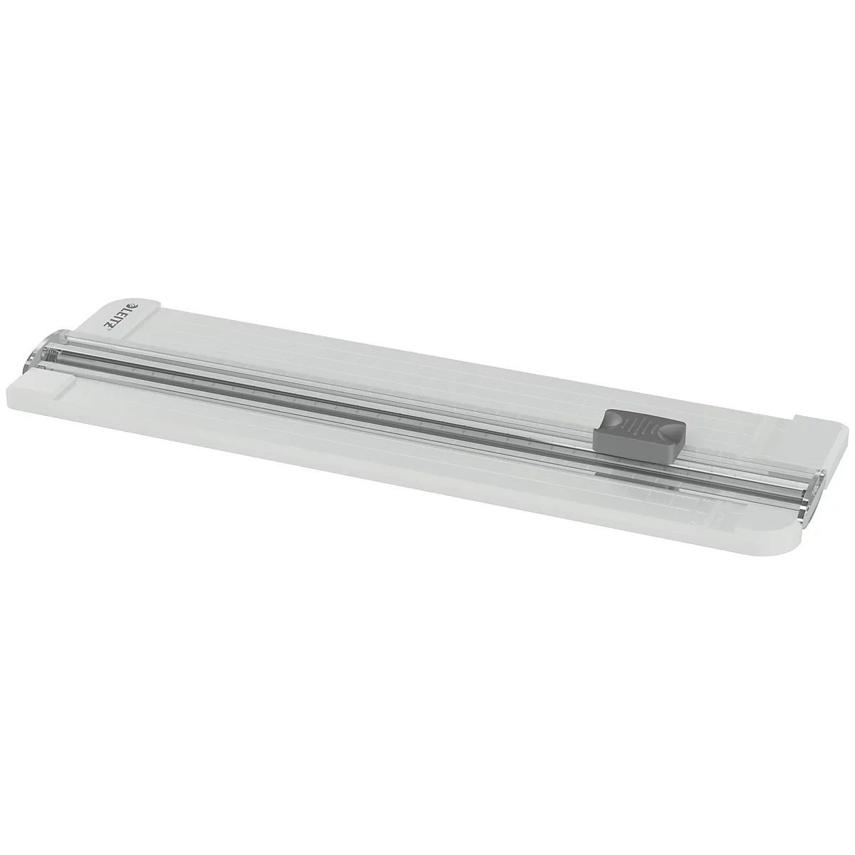 Une coupe-papier blanche avec un rail de guidage et une tête de couteau gris. La poignée est légèrement relevée.