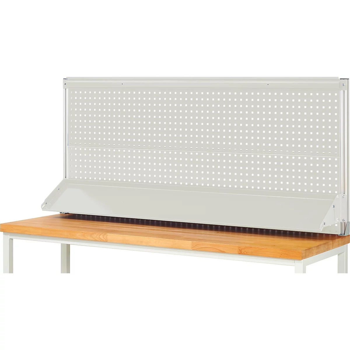 Panneau perforé gris sur une table en bois, avec un cadre métallique blanc.
