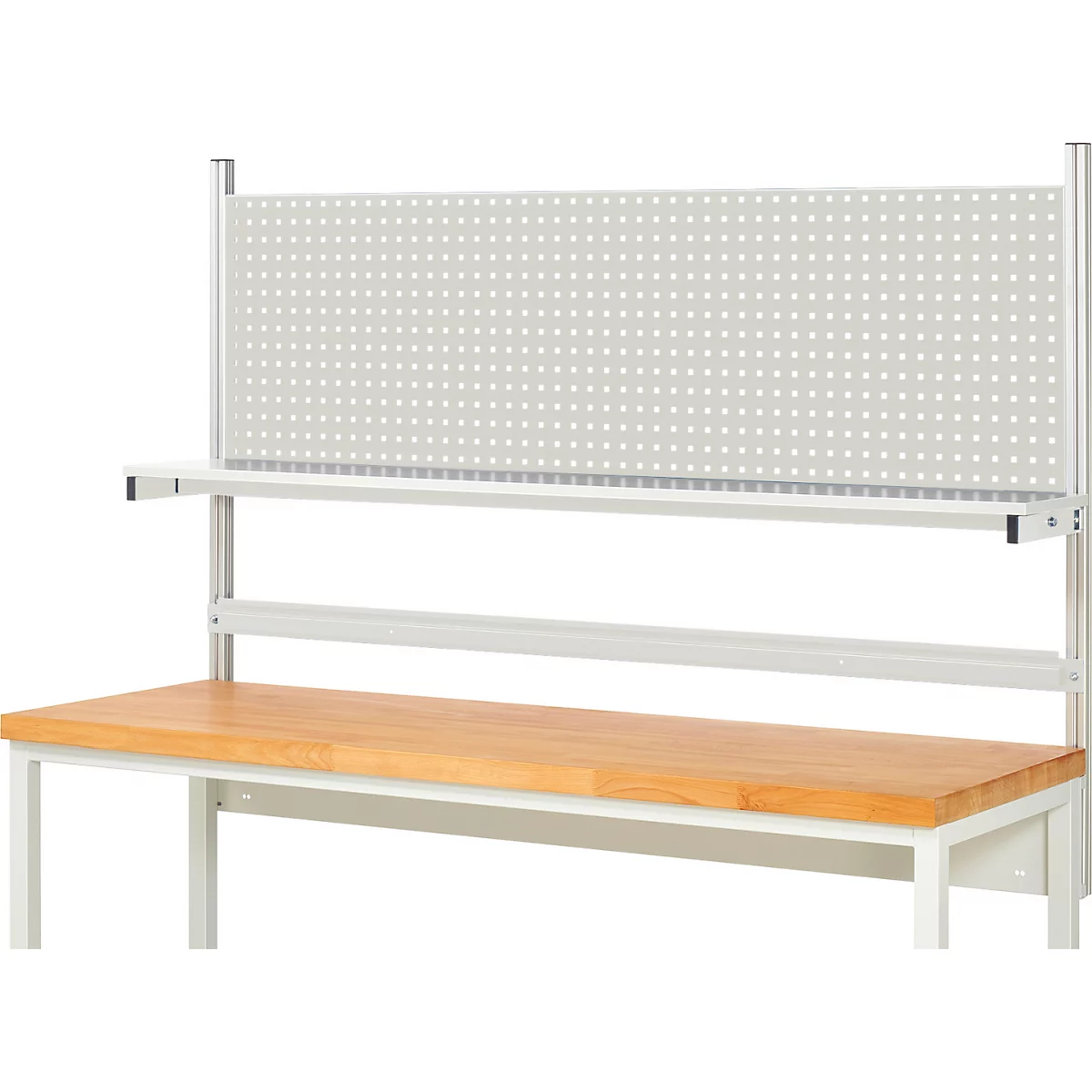 Werkbank met pegboard en plank, houten werkblad, metalen frame, in lichte kleuren. Ideaal voor werkplaats of garage.