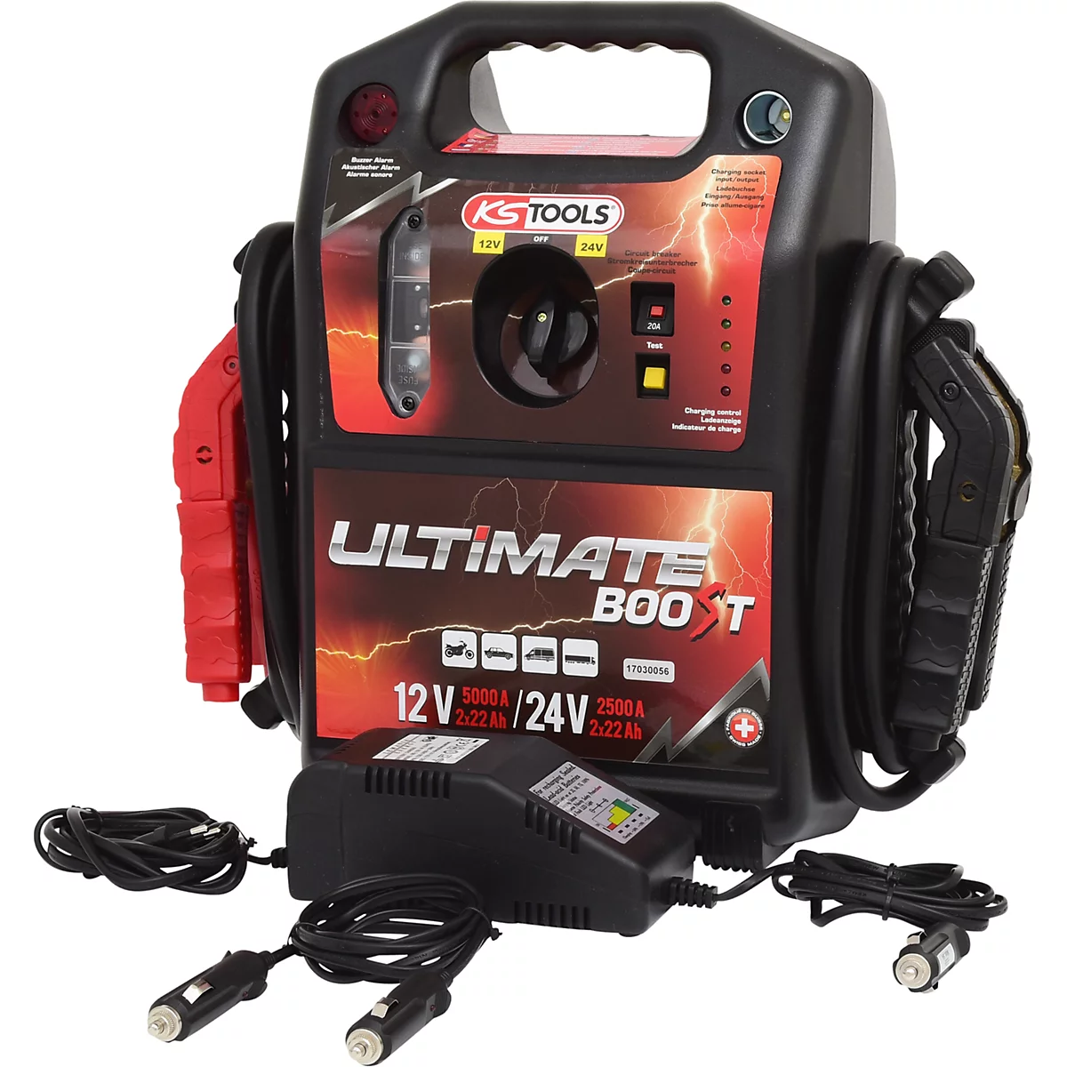 Schwarzes Starthilfegerät mit roter Ladeanzeige und Stromkabeln. Aufschrift 'Ultimate Boost'.