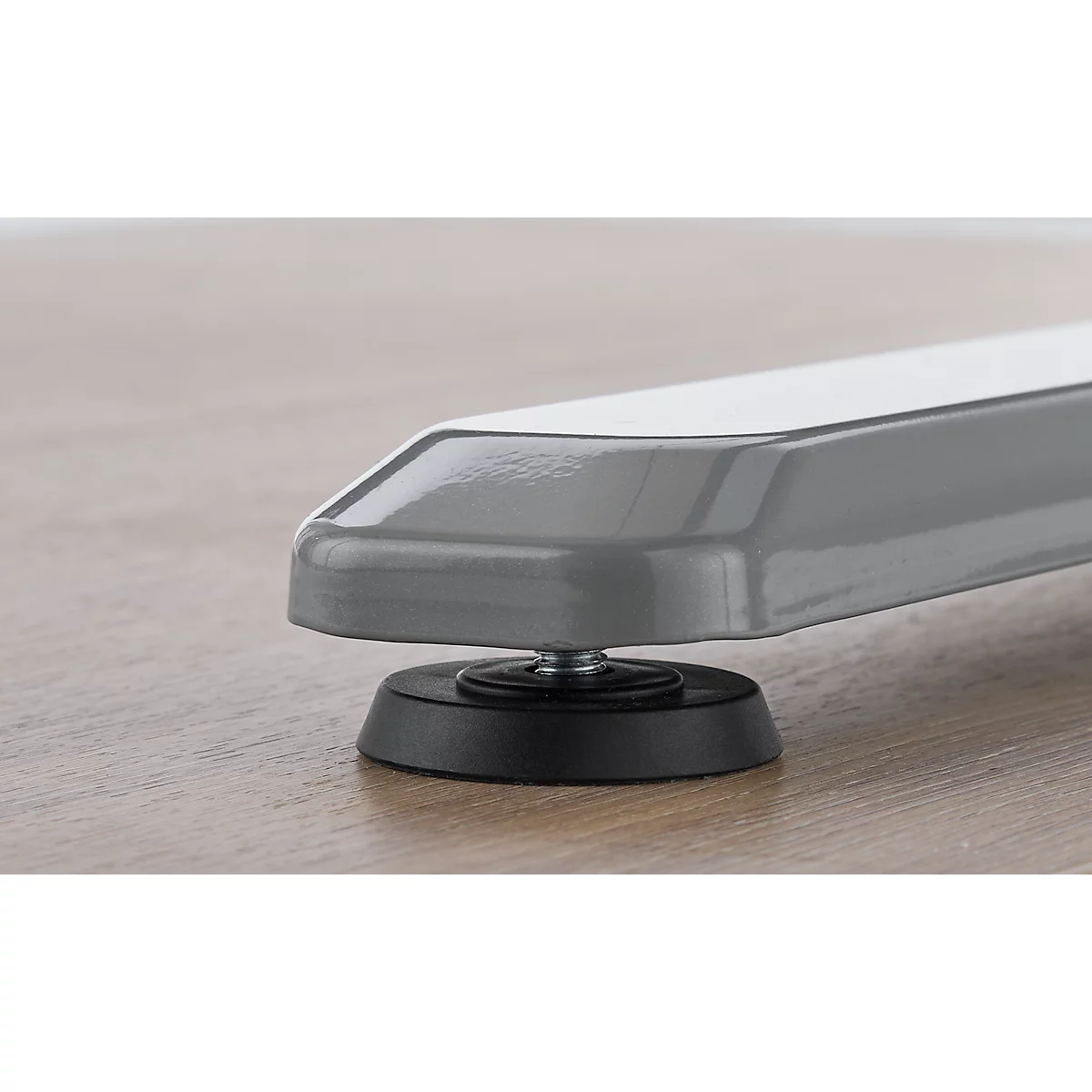 90° Winkeltisch mit Akustik-Tischtrennwand & Kabelführung, Memorymaster, elektrisch höhenverstellbar, T-Fuss, B 2000 x T 1600 mm, weiss