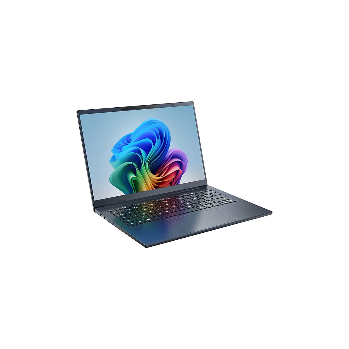 Dunkelblauer Laptop mit geöffnetem Bildschirm. Auf dem Display ist ein farbenfrohes abstraktes Design zu sehen, die Tastatur ist beleuchtet.