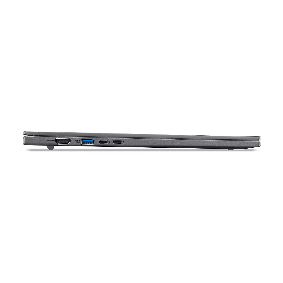 Die Seitenansicht eines grauen Laptops mit HDMI-, USB-A- und zwei USB-C-Anschlüssen vor weißem Hintergrund.
