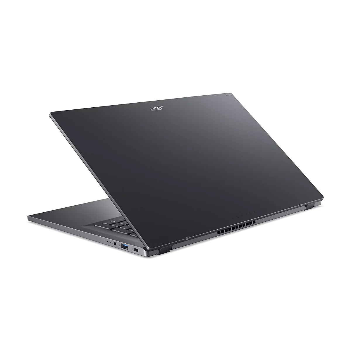 Grauer Laptop im 45-Grad-Winkel, Acer-Logo auf dem Deckel. Geöffnet, Tastatur sichtbar, USB-Anschluss, weißer Hintergrund.