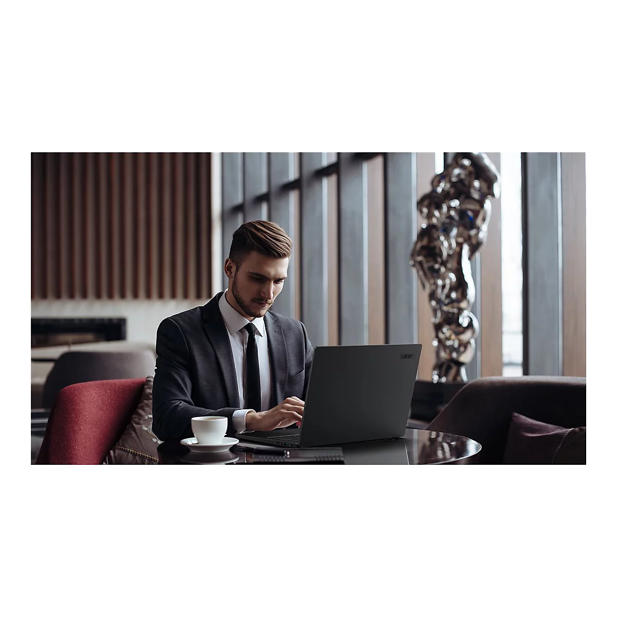 Acer TravelMate P4 14 TMP414-42-TCO - AMD Ryzen 7 8840U - Win 11 Pro - Radeon 780M - 32 GB RAM - 1.024 TB SSD NVMe