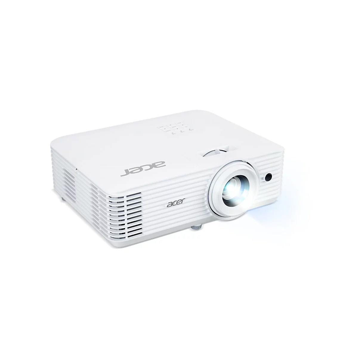 Ein weißer Acer Beamer vor neutralem Hintergrund mit leuchtendem Objektiv.
