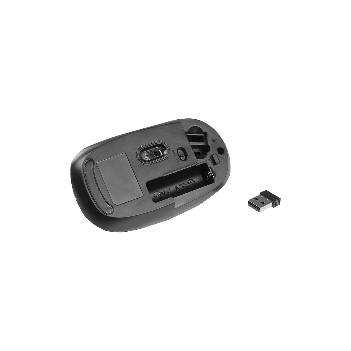 Unterseite einer schwarzen kabellosen Computermaus mit offenem Batteriefach und separat daneben liegendem USB-Empfänger.