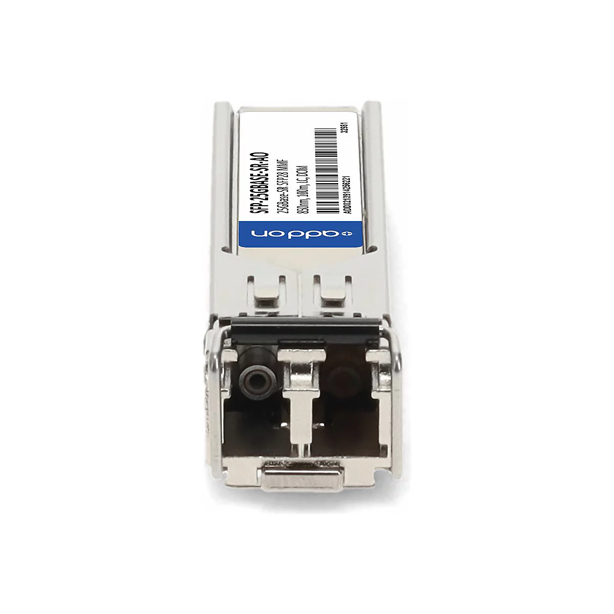 Ein metallisches SFP28-Transceiver-Modul mit blauem Aufkleber von Addon vor weißem Hintergrund.