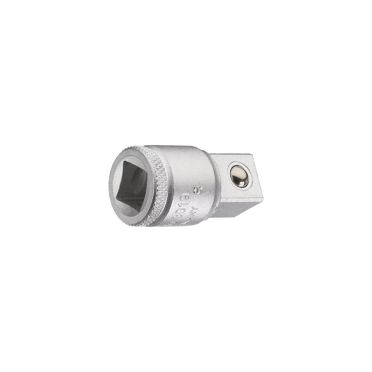 Adaptateur argenté avec un trou carré et un bouton.