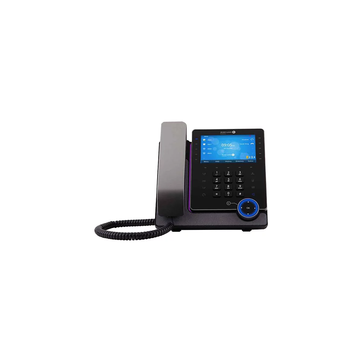 Schwarzes Alcatel-Lucent IP-Telefon mit Farbdisplay, Ziffernblock und beleuchtetem Navigationsring vor weißem Hintergrund.