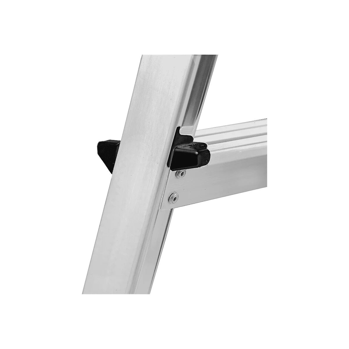 Nahaufnahme einer Leiter, Metall und schwarze Kunststoffteile. Die Konstruktion wirkt stabil.