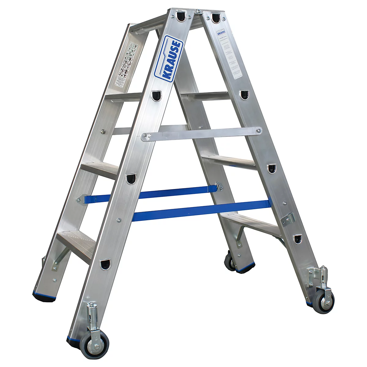 Aluminium-Leiter mit Rädern. Blaue Streben und Aufschrift 'KRAUSE'.