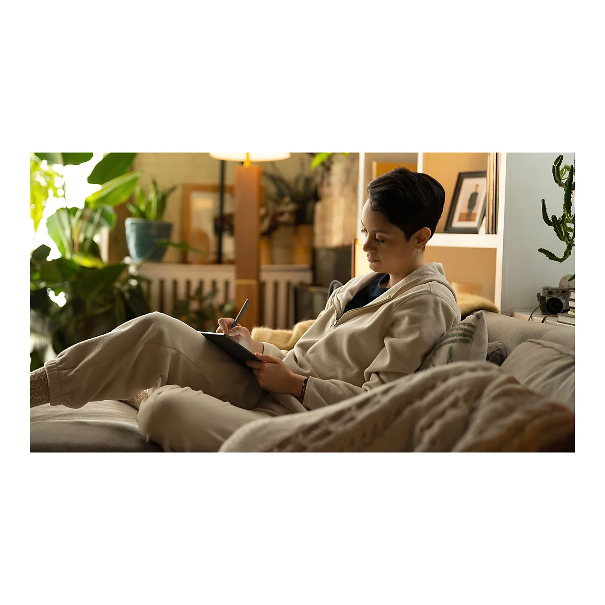Amazon Kindle Scribe - 1. Generation - eBook-Reader - 16 GB - 25.9 cm (10.2') einfarbig - Touchscreen