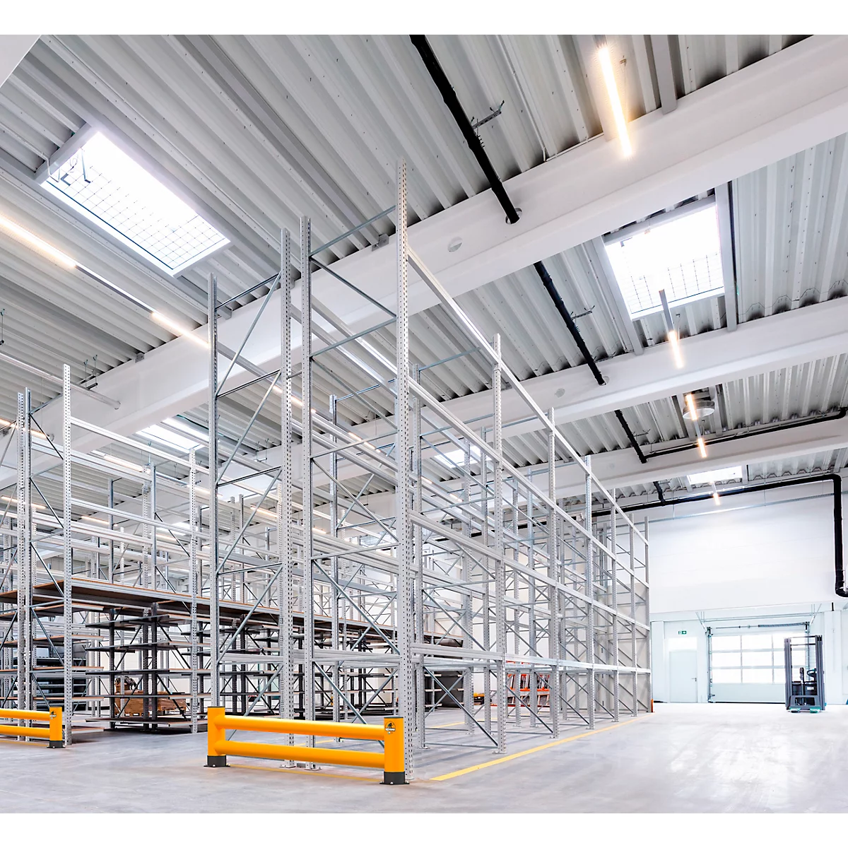 Ampere Doppel-Rammschutzplanke Rack-Mammut®, Kunststoff, L 2500 x H 600 mm, verkehrsgelb