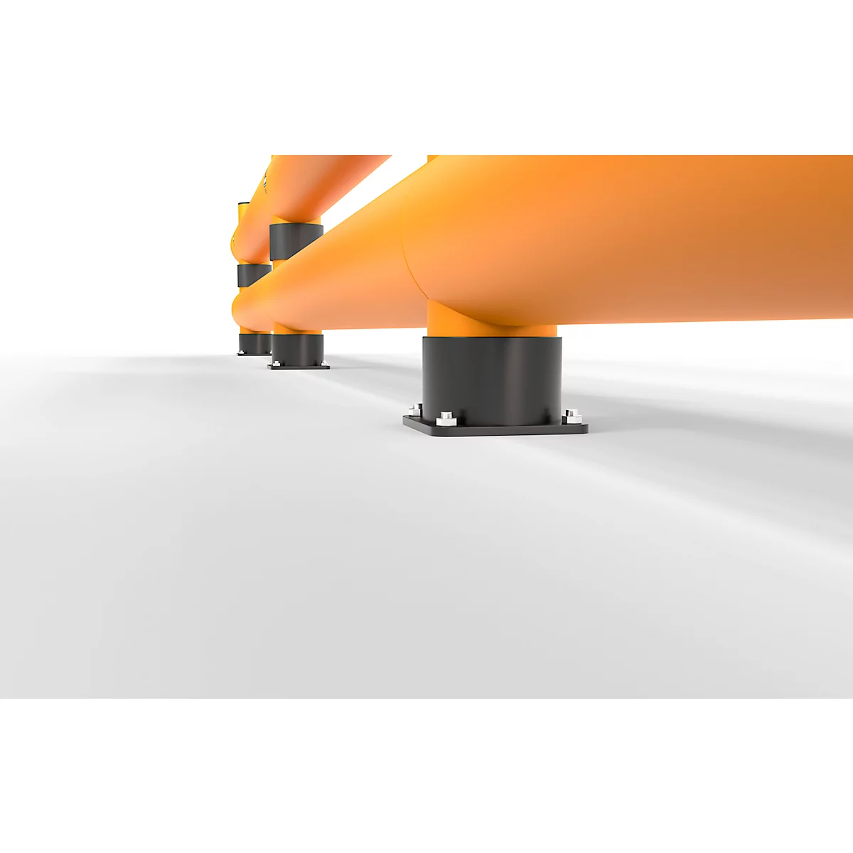 Nahe Detailaufnahme: Orangefarbene Rohre mit schwarzen Verbindungsstücken, montiert auf rechteckigen schwarzen Platten, auf weißem Grund.