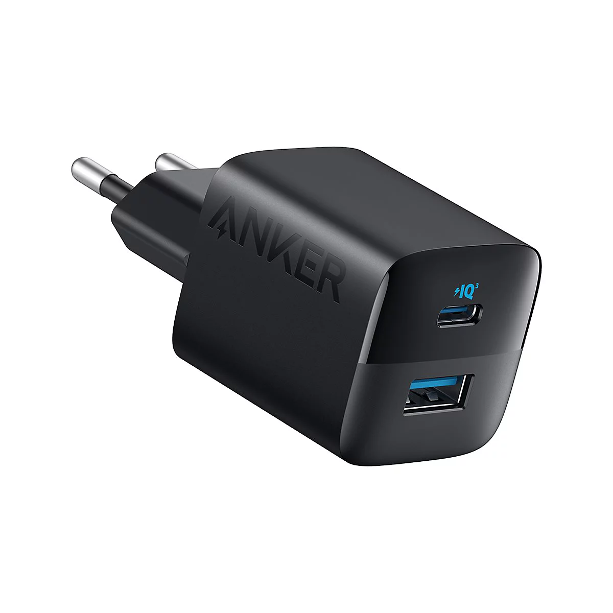 Schwarzes Anker Wandladegerät mit einem USB-C- und einem USB-A-Anschluss auf weißem Hintergrund.
