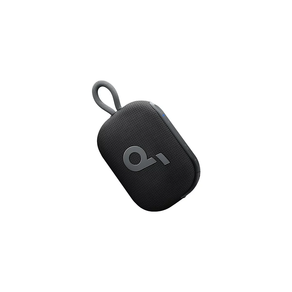 Kompakter schwarzer Bluetooth-Lautsprecher mit Trageschlaufe und silbernem Logo vor weißem Hintergrund.