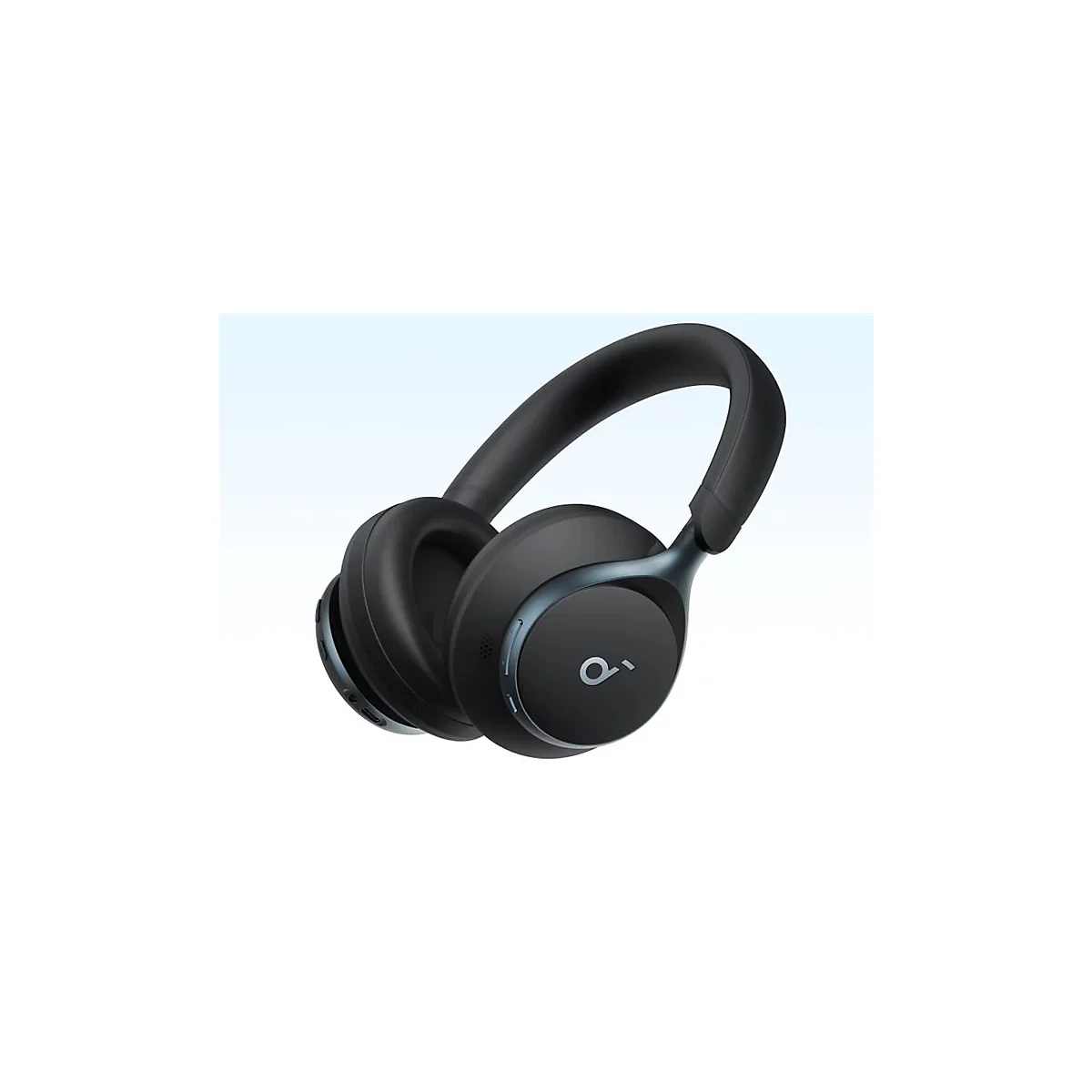 Schwarze kabellose Over-Ear-Kopfhörer mit Soundcore-Logo auf einem hellblauen Hintergrund.