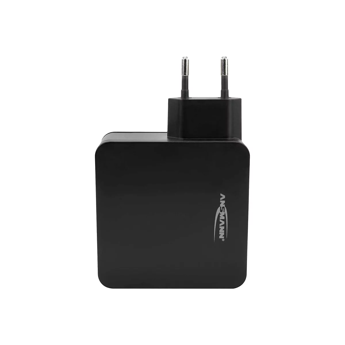 Schwarzes Ansmann Steckernetzteil mit Eurostecker vor weißem Hintergrund.