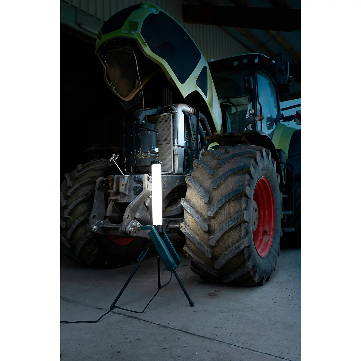 ANSMANN LED-Tower WL7000AC Flex, 7000 Lumen, 360° Abstrahlwinkel, 6500K, IP54, IK07, Integriertes Stativ & Steckdose, schwarz