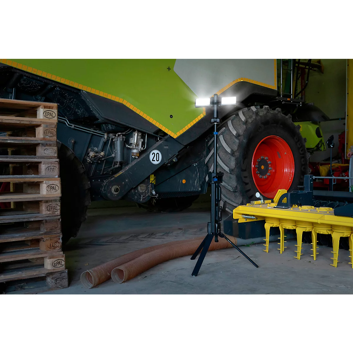 ANSMANN WL11500R Doppel-LED Baustrahler, 11.500 Lumen, 2× 36W-SMD LEDs, Akku- und Netzbetrieb, Verstellbar, Stativ und Magnetfuß, schwarz