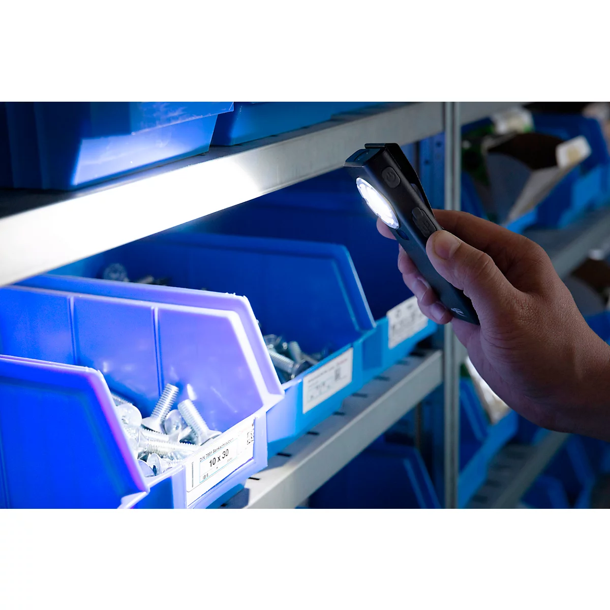 ANSMANN WL1200R-DS Lampe de travail, 1 200 lumens, batterie, IPX6/IK07, trois niveaux de luminosité, avec aimant de maintien et clip ceinture, noir