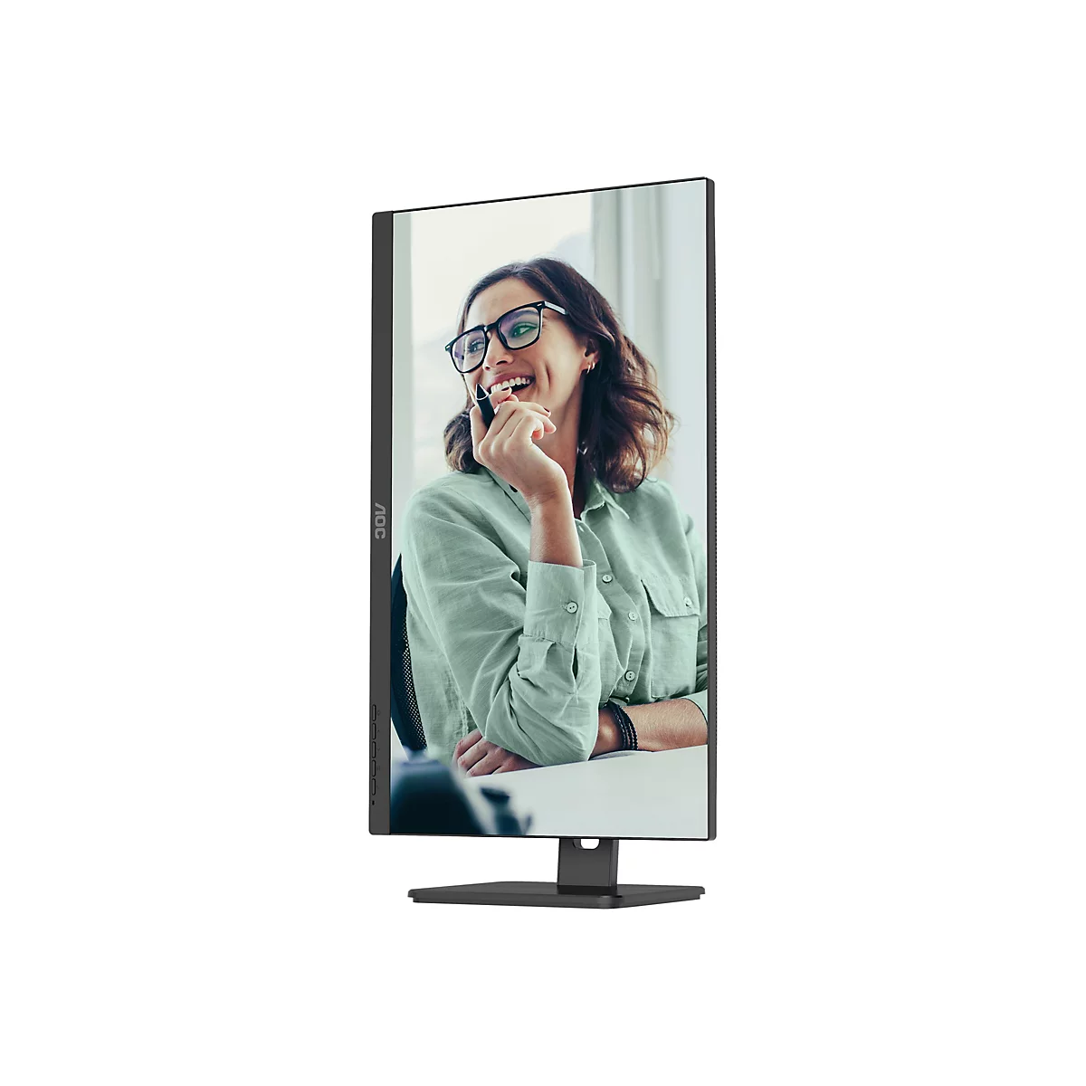 Ein hochkant stehender AOC Monitor, der eine lachende Frau mit Brille und Eingabestift anzeigt.