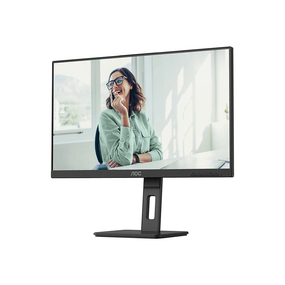 Ein schwarzer AOC-Monitor zeigt eine lächelnde Frau in einem hellen Büro. Der Monitor steht auf einem Standfuß.