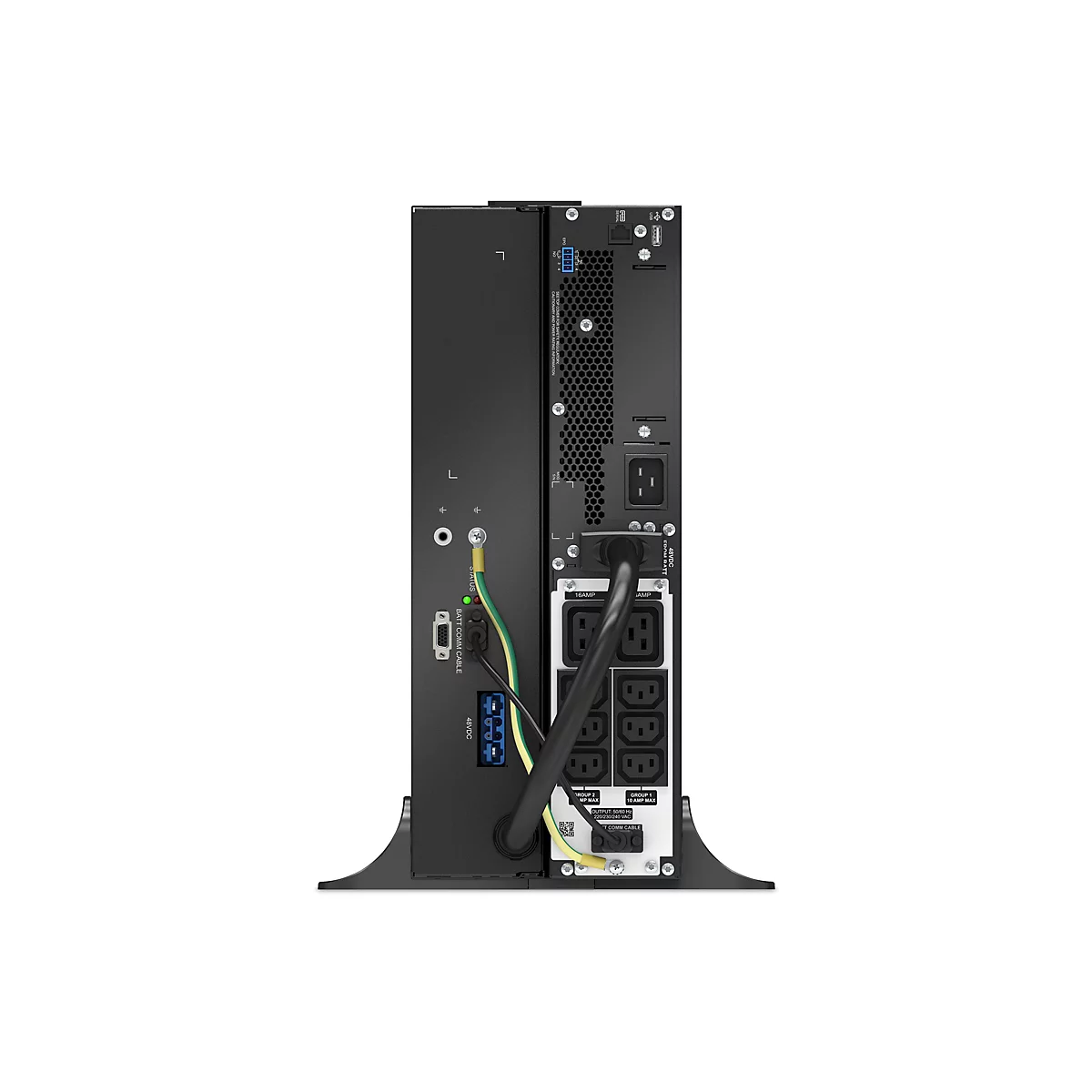 Ein schwarzes USV-Gerät, Rückseite, mit Anschlüssen für Stromkabel, Netzwerkkabel und andere Kabel. Die Beschriftungen umfassen: EPO, 48VDC, BATT COMM CABLE und Output: 50/60 Hz 220/230/240 VAC.