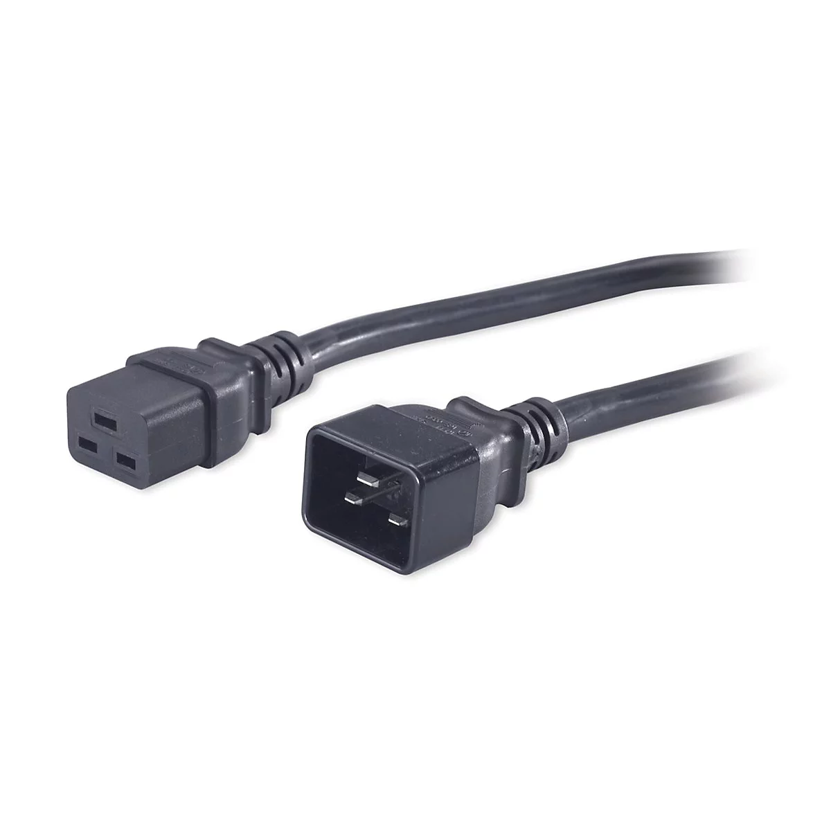 Schwarzes Stromkabel mit IEC-C14-Stecker an beiden Enden, isoliert auf weißem Hintergrund.