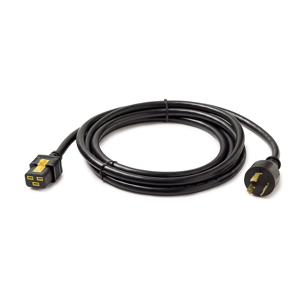 Ein schwarzes Netzkabel mit Stecker an beiden Enden, auf weißem Hintergrund. Der Stecker hat drei Stifte, der andere hat drei Löcher.