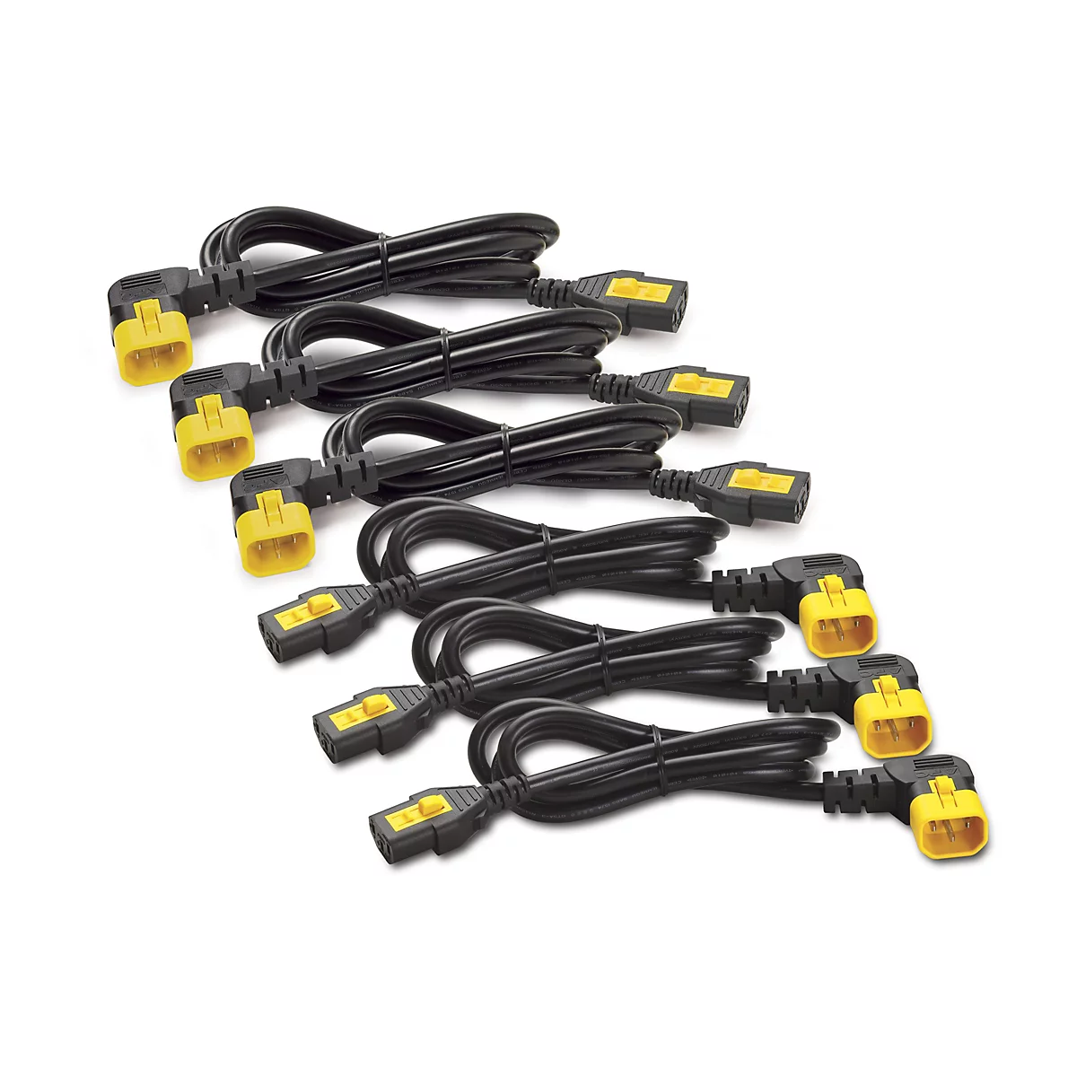 Mehrere schwarze Netzkabel mit gelben Steckern liegen auf weißem Hintergrund. Die Stecker sind abgewinkelt und tragen das Logo "APC".