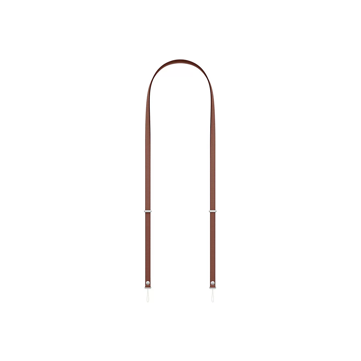 Sangle d'appareil photo marron avec fixations métalliques. La sangle a une forme rectangulaire et est centrée sur un fond blanc.