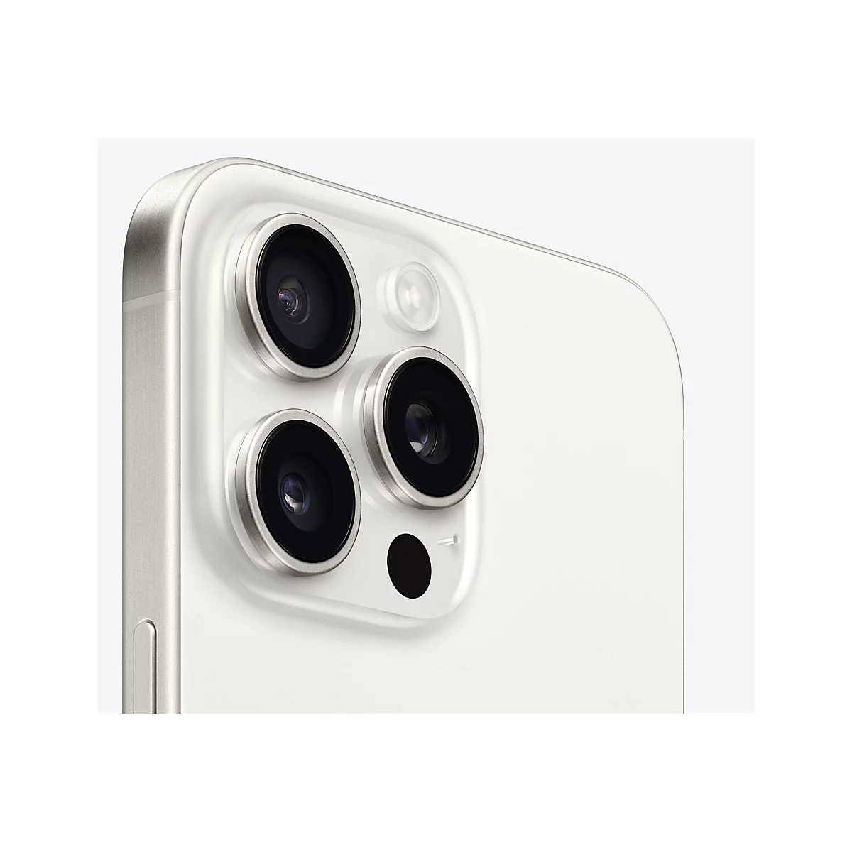 Nahaufnahme der Rückseite eines weißen Smartphones. Drei Kameras, Blitz und Sensor sind zu sehen.