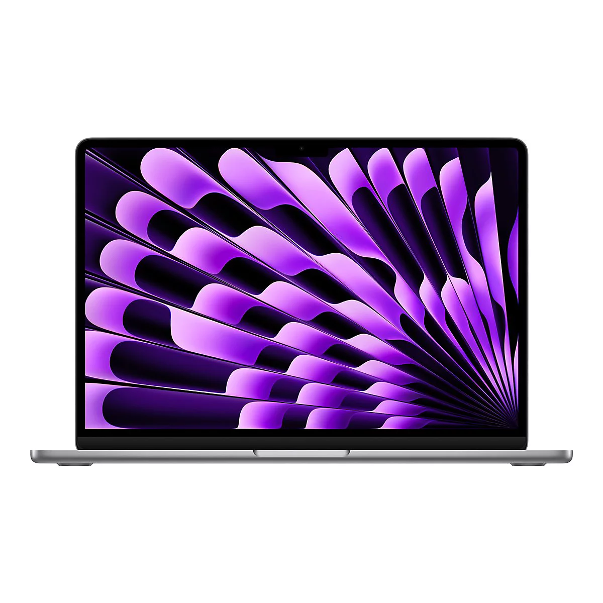 Graues Apple MacBook Air, das im geÃ¶ffneten Zustand vor weiÃŸem Hintergrund steht, mit violettfarbenem Hintergrund.