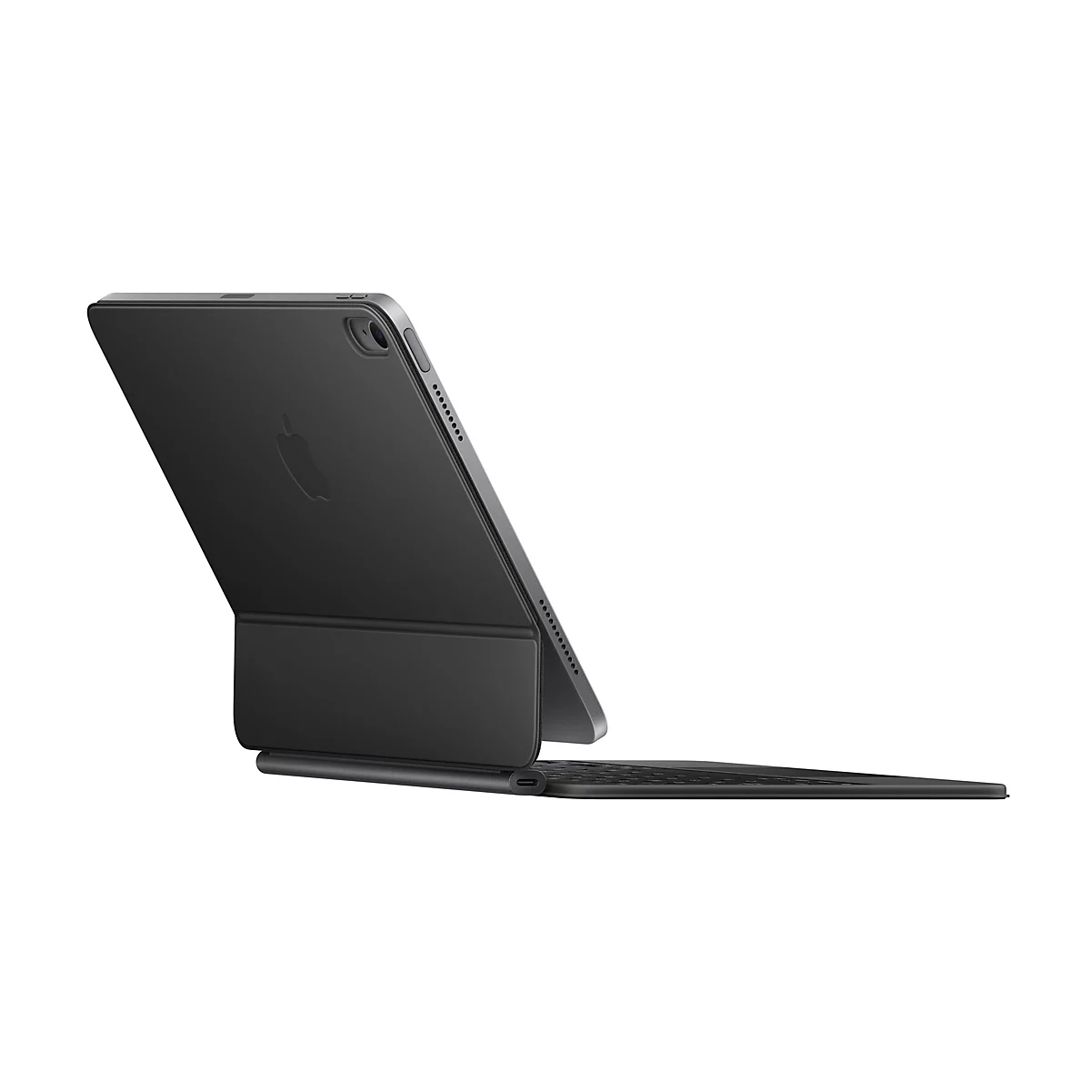 Dunkelgraues iPad mit Tastatur-Case, Apple Logo. Der Bildschirm ist leicht geöffnet. Auf weißem Hintergrund.