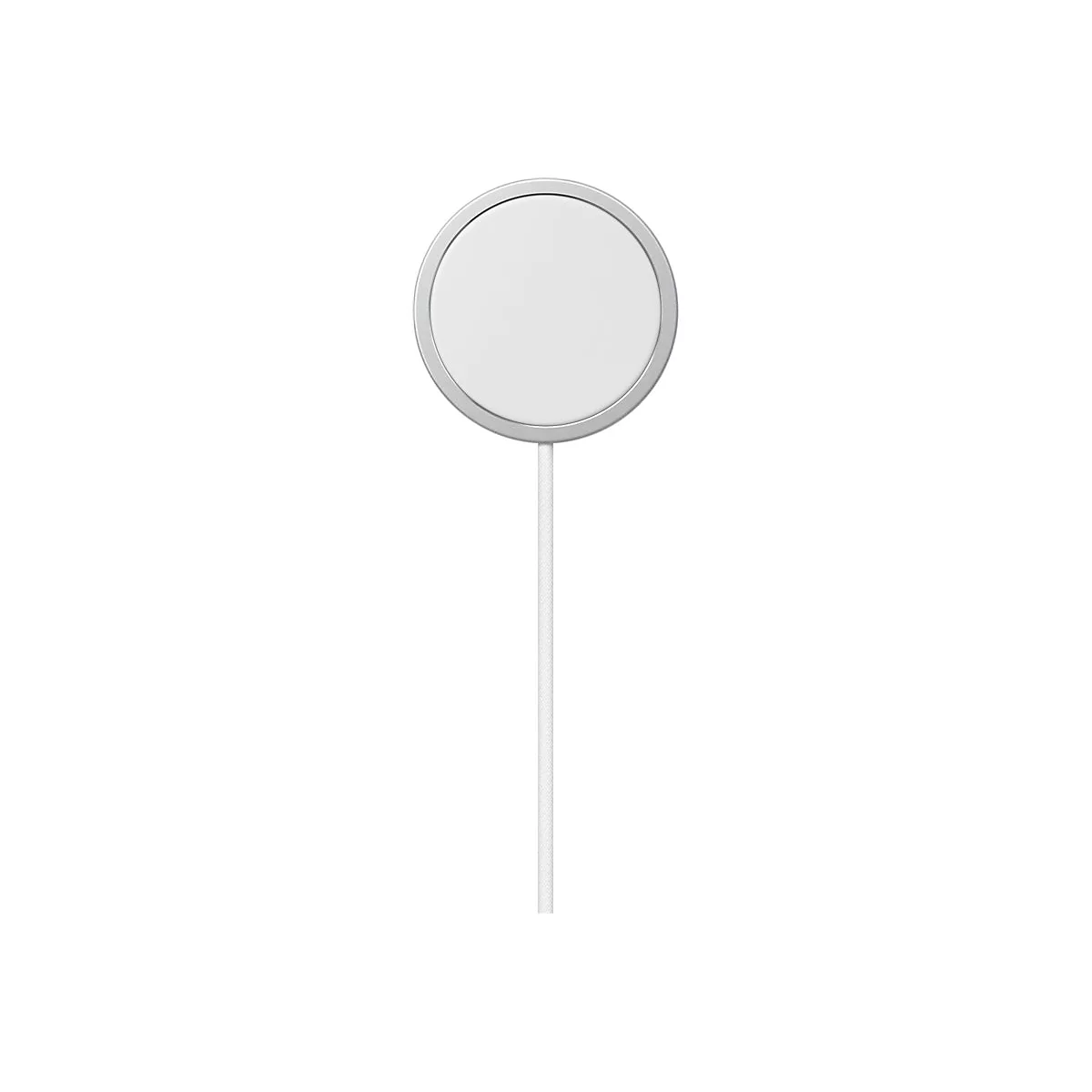Chargeur sans fil pour iPhone. Socle de chargement rond et blanc avec bord argenté et câble blanc sur fond blanc.