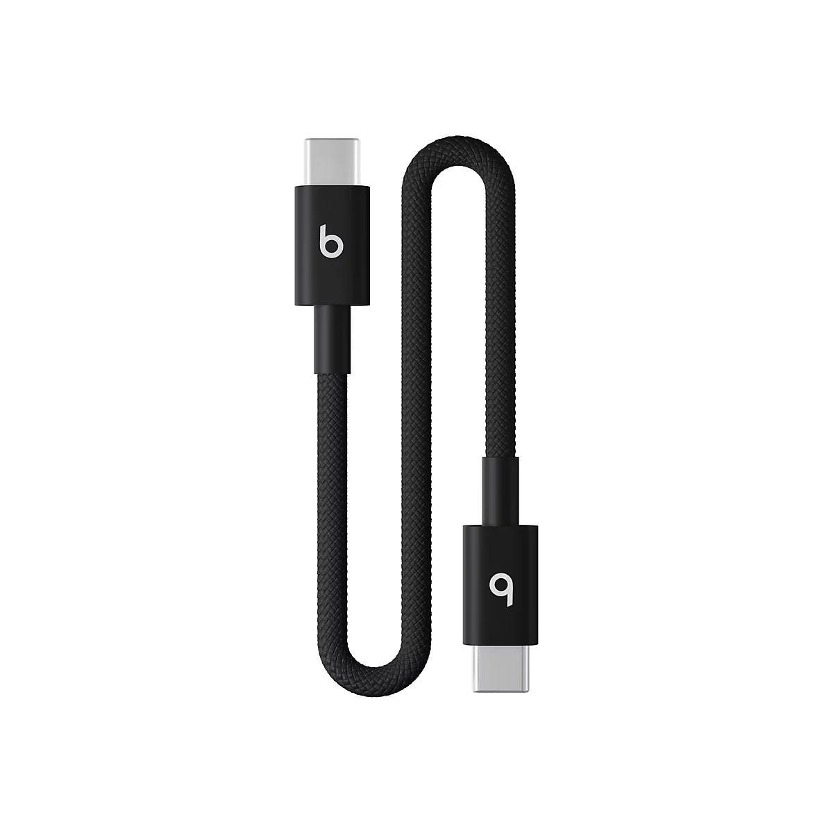 Ein schwarzes USB-C Ladekabel, das U-förmig angeordnet ist. An beiden Enden sind schwarze Stecker mit dem weißen Logo "b" bzw. "q" zu sehen.