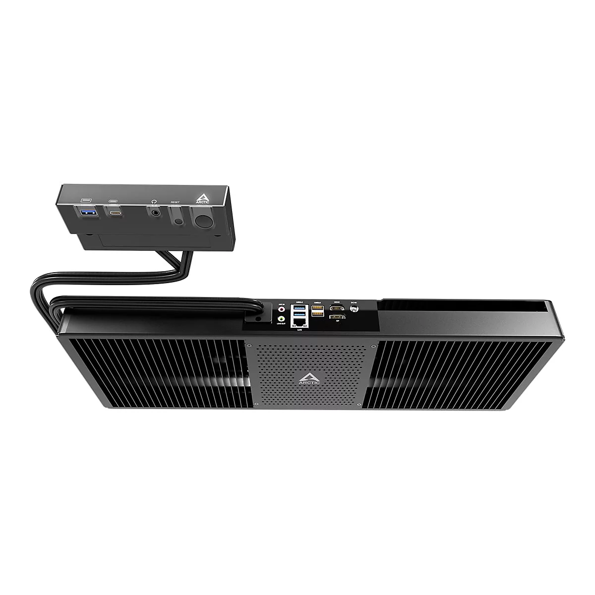 Schwarzes PC-Gehäuse mit Lüftern und Anschlüssen. Ein kleineres Bedienfeld ist oben angebracht.