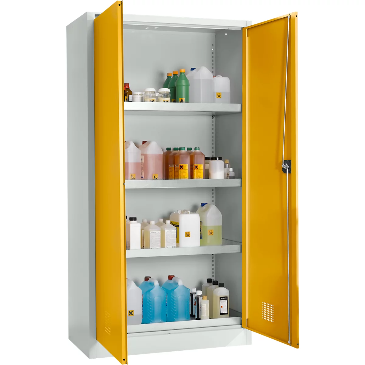 Armario abierto pintado de amarillo y blanco, lleno de varios recipientes químicos. Los estantes están bien surtidos, claramente marcados.