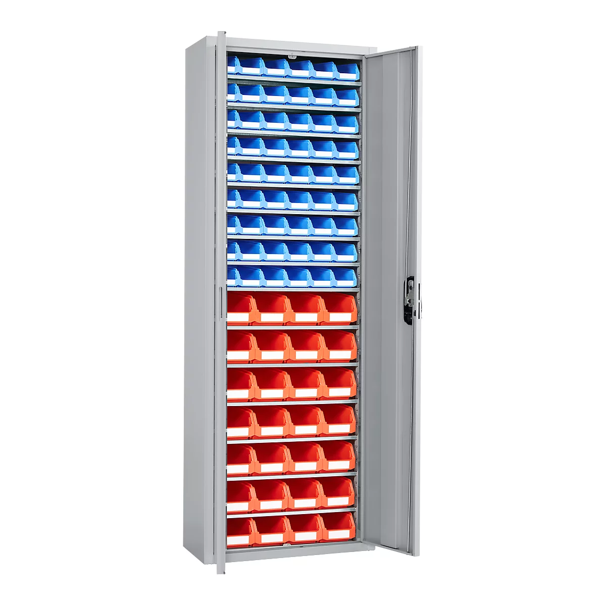 Armario de herramientas abierto con cajas de plástico azules y rojas. Las cajas están dispuestas en filas verticales.