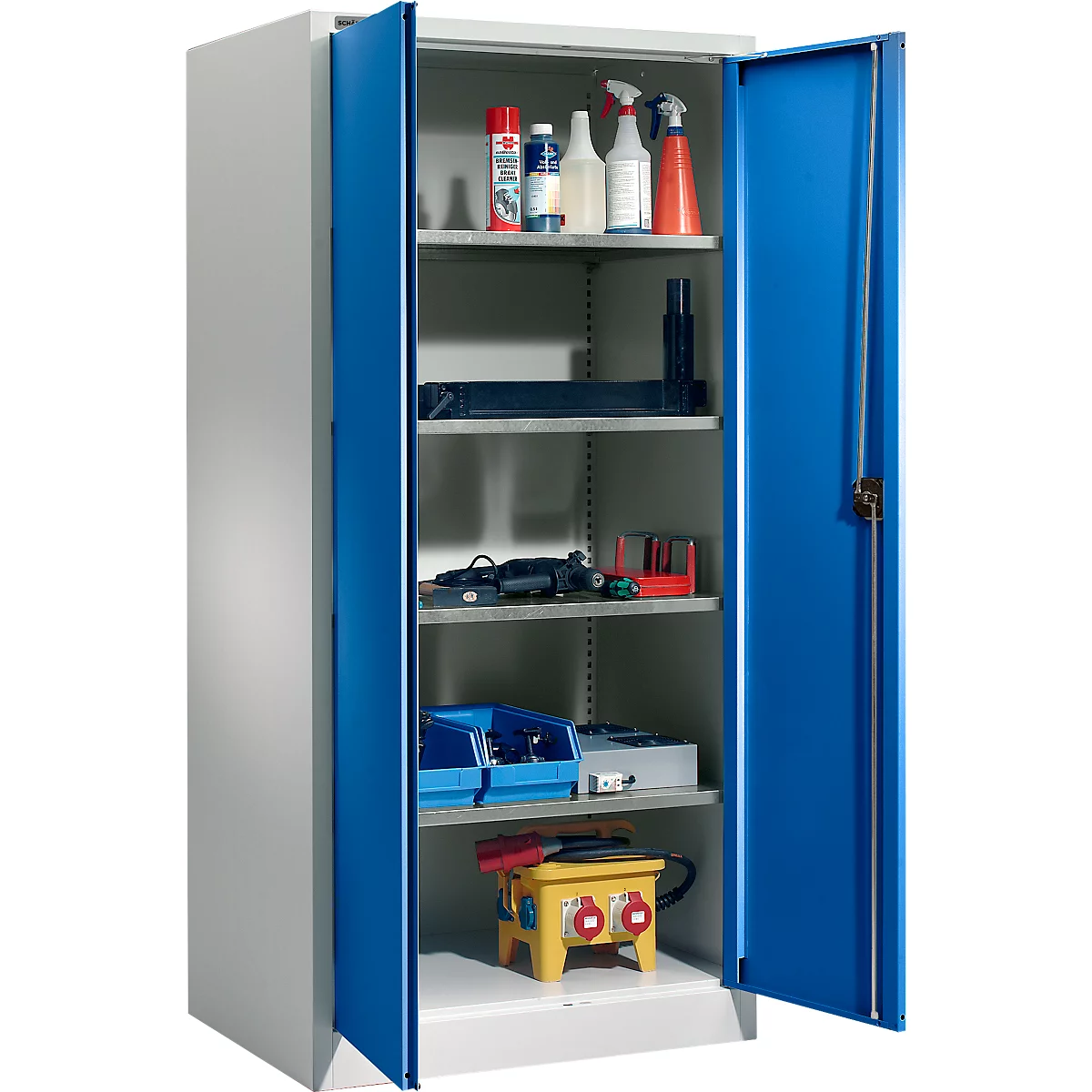 Armario de acero gris abierto con puertas dobles azules, lleno de varias herramientas y botellas.