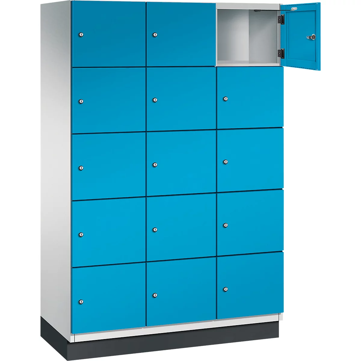 Casier bleu avec plusieurs compartiments, un ouvert.