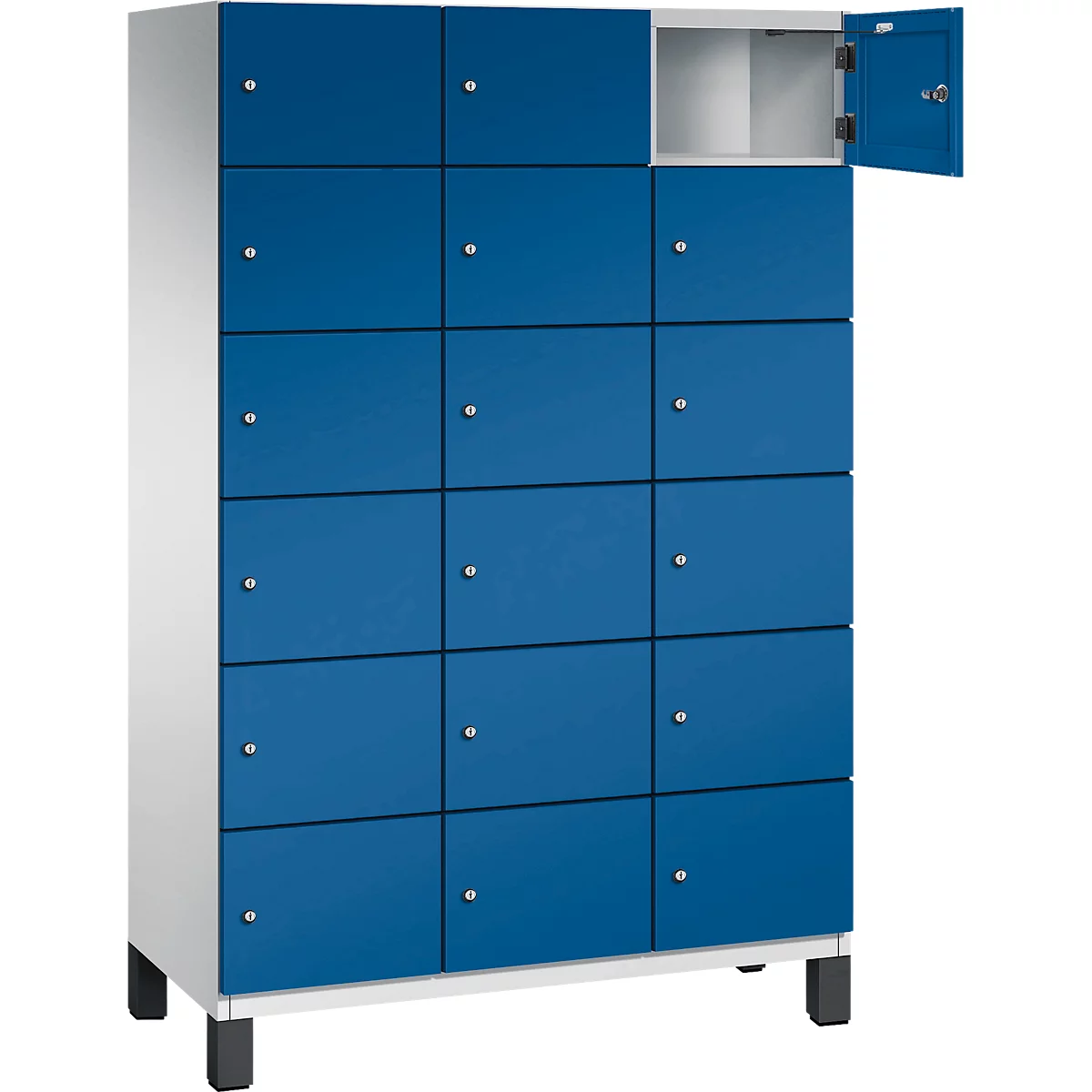 Un casier avec des portes bleues, une porte ouverte. Le casier comporte plusieurs compartiments.