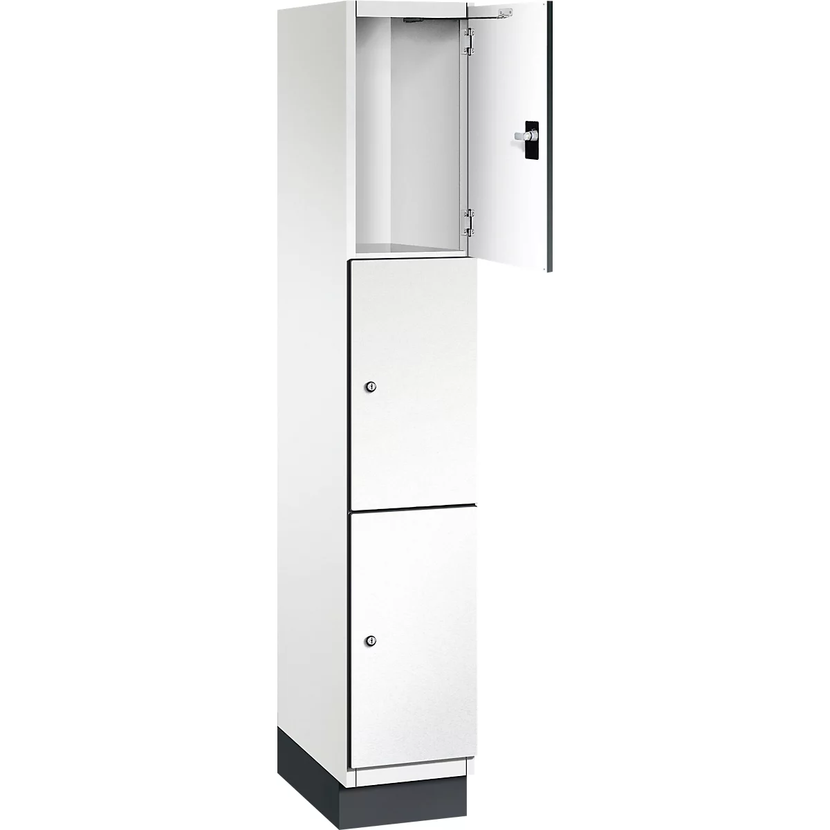 Casier blanc en deux parties avec une porte partiellement ouverte. Armoire avec deux compartiments et un compartiment ouvert en haut.