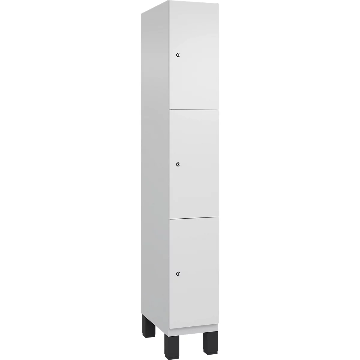 Armoire haute et blanche avec trois portes et petits boutons, sur pieds noirs.